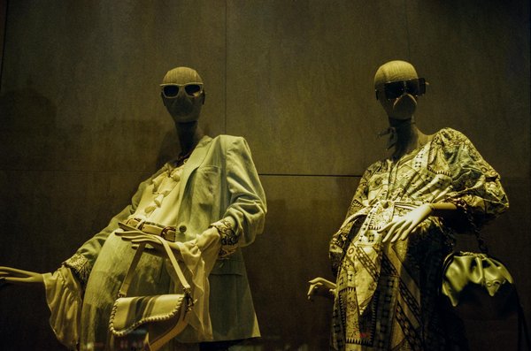 Accessoires de mode indispensables pour chaque saison